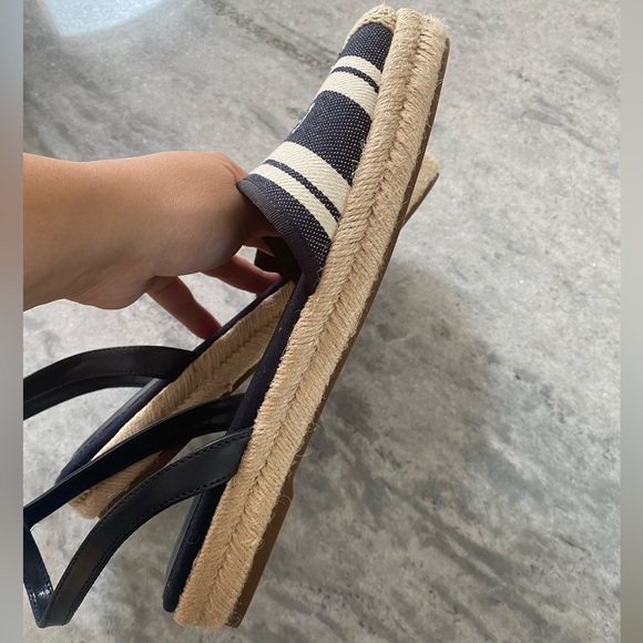 guess sandles! - Picture 3 of 5